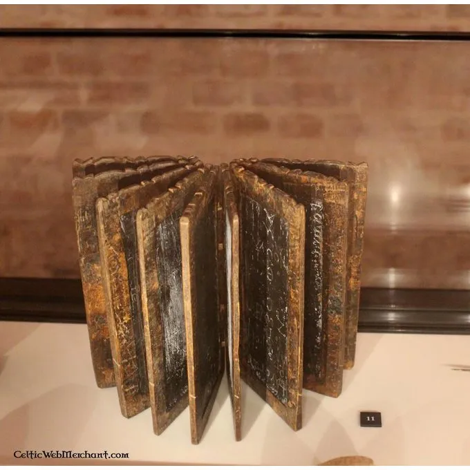 Wachstisch Mit Fünf Tabletten 4 Wachstisch Mit Fünf Tabletten – Bild 4